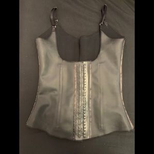 NEW vest waist trainer, never worn, in 40 inches.
